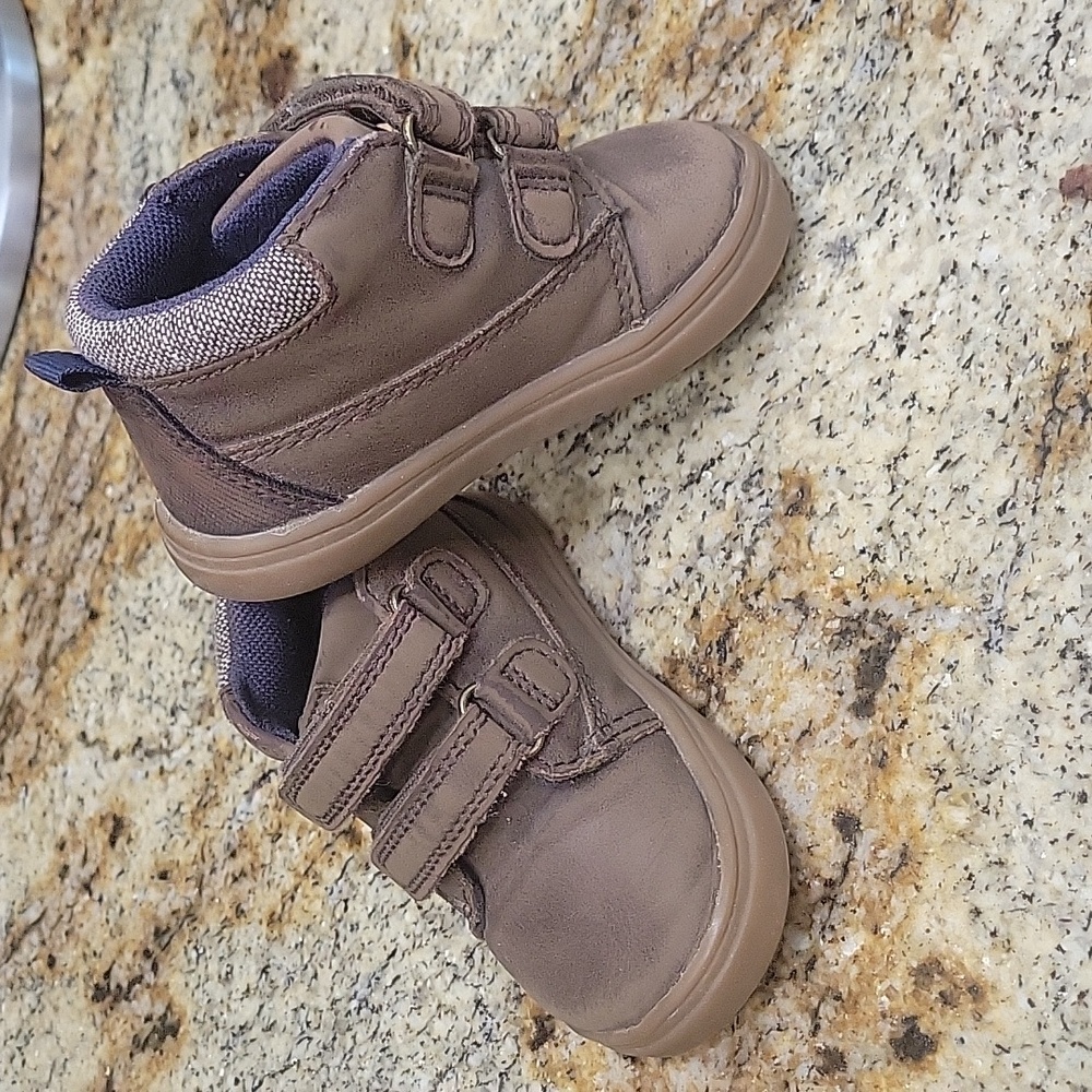 Cat &Jack brown boy velcro shoes